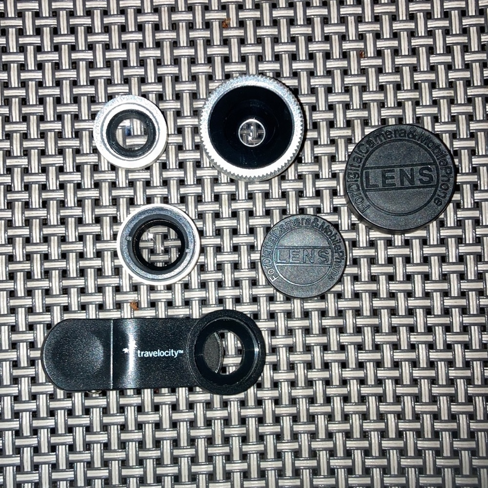 ⚜️3 in 1 Camera Clip for Cell Phone!